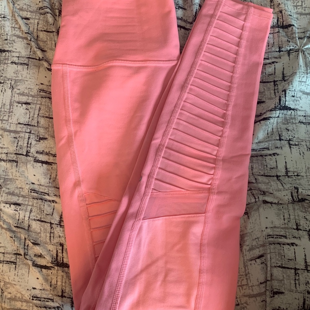ALO leggings